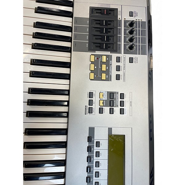 Used Yamaha MOTIF 6 Keyboard Workstation