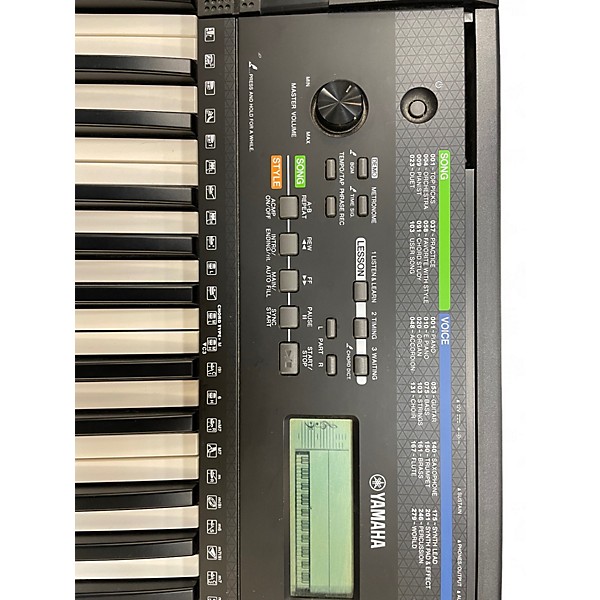 Used Yamaha PSRE253 61 Key Portable Keyboard