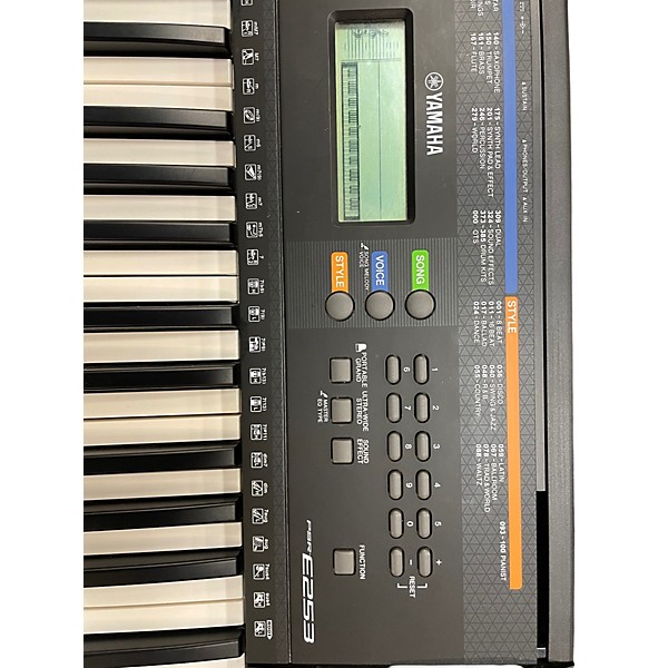 Used Yamaha PSRE253 61 Key Portable Keyboard