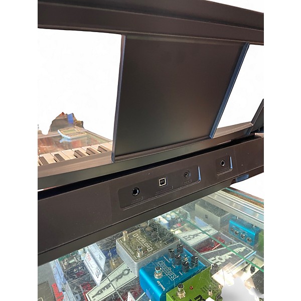 Used Yamaha PSR-E383 Keyboard Workstation