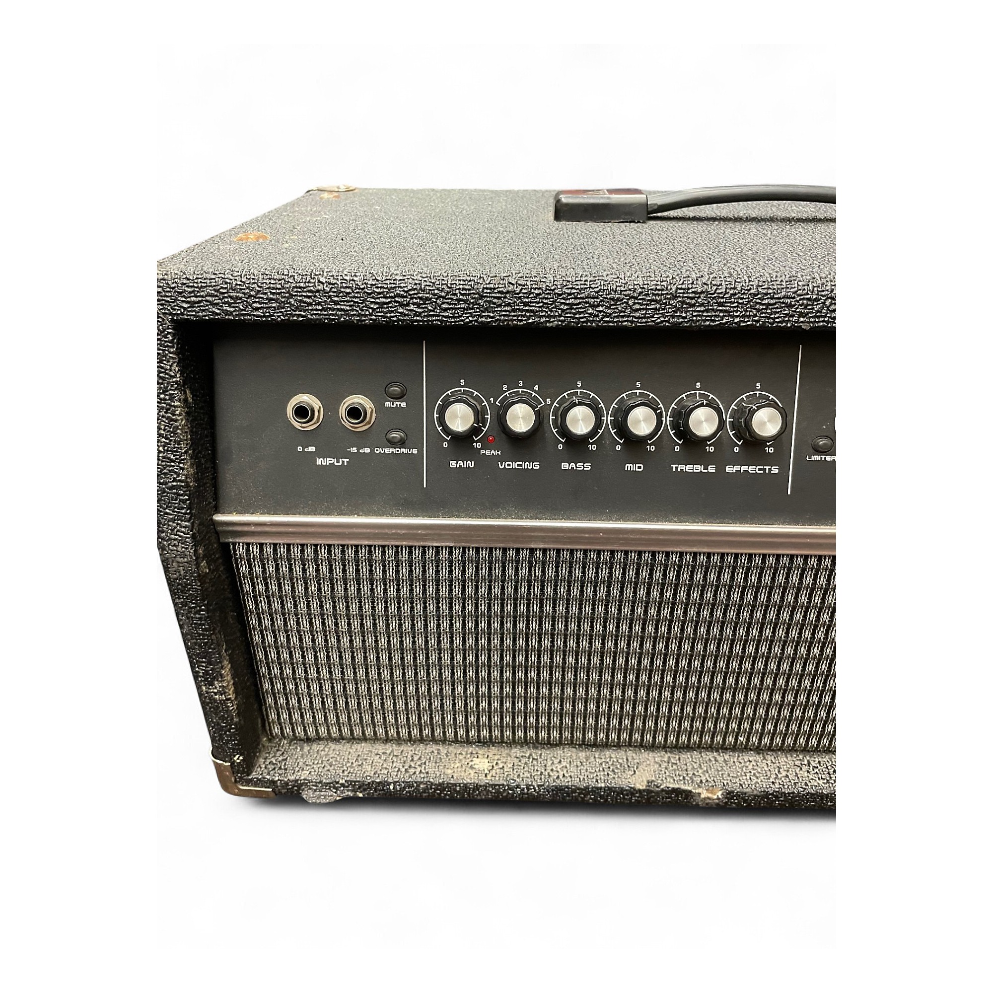 Used Behringer Ultrabass BVT5500H 550W Bass Amp Head | Guitar Center