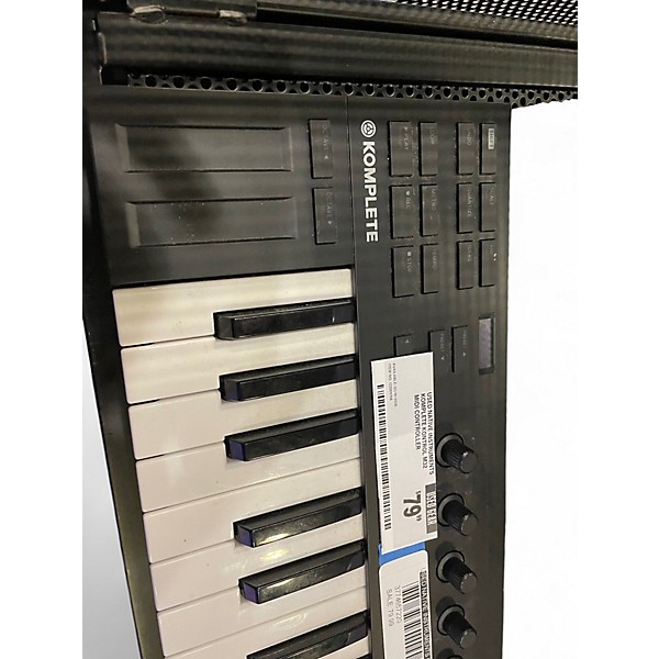 Used Native Instruments KOMPLETE KONTROL M32 MIDI Controller