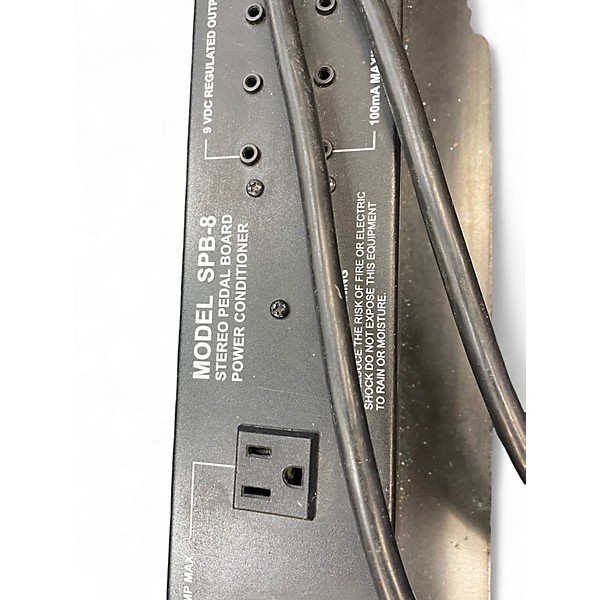 Used Furman spb8 Pedal Board