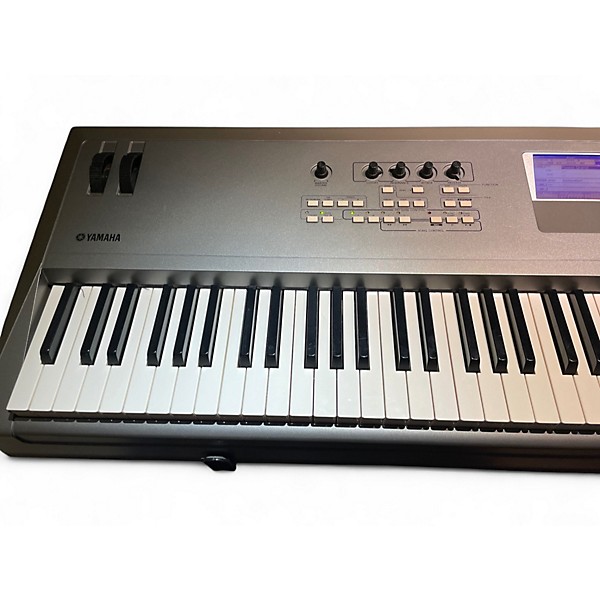 Used Yamaha MM8 88 Key Synthesizer