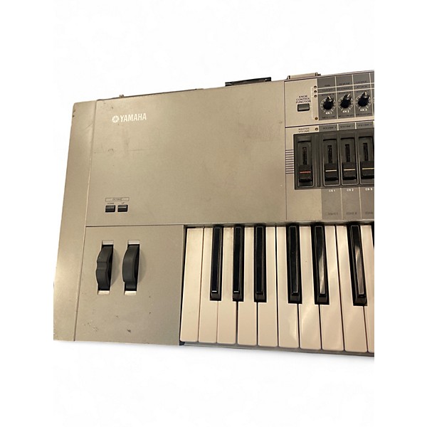 Used Yamaha Motif 7 76 Key Keyboard Workstation
