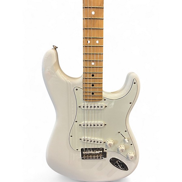 Used Fender Player Stratocaster Polar White Solid Body Electric Guitar