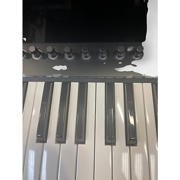 Used Native Instruments Komplete Kontrol S49 MIDI Controller