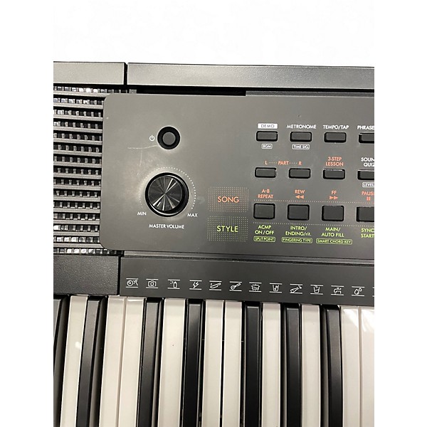 Used Yamaha PSRE283 Keyboard Workstation