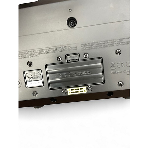 Used Roland MOBILE CUBE Guitar Combo Amp