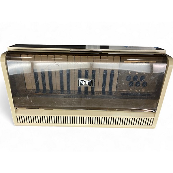 Used Magnus MODEL 910 Organ