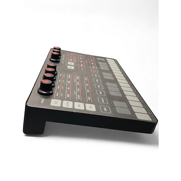 Used IK Multimedia UNO Synth Portable Analog Synthesizer Synthesizer