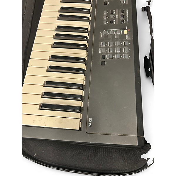 Used Yamaha s03 Synthesizer