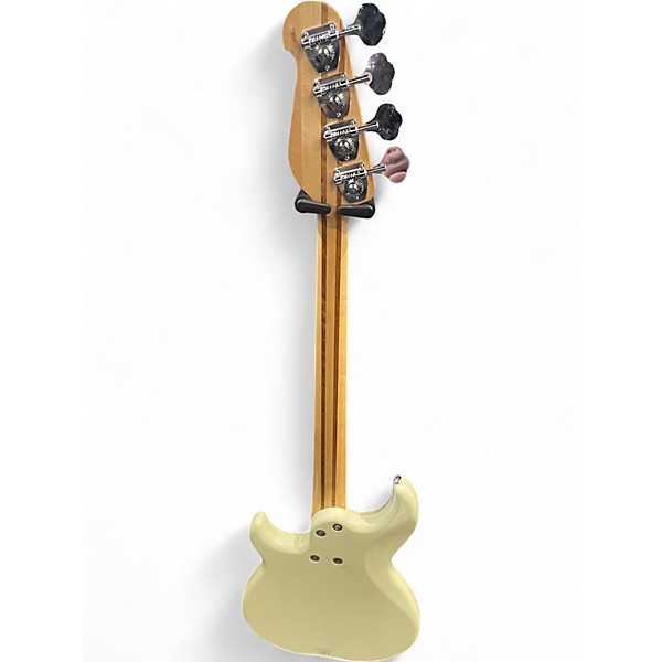 Used Yamaha BB424X Olympic White Electric Bass Guitar