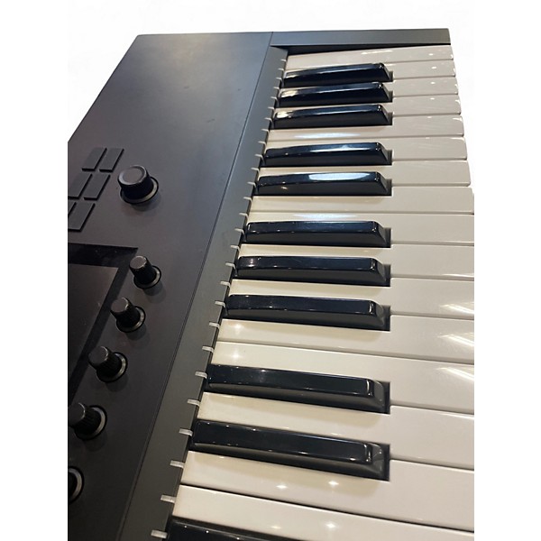 Used Native Instruments Komplete Kontrol S49 MIDI Controller