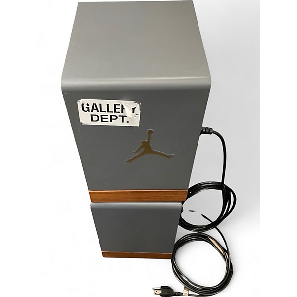 Used Output FRONTIER PAIR Powered Monitor