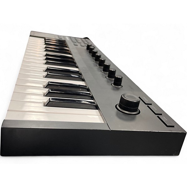 Used Native Instruments Komplete Kontrol M32 MIDI Controller