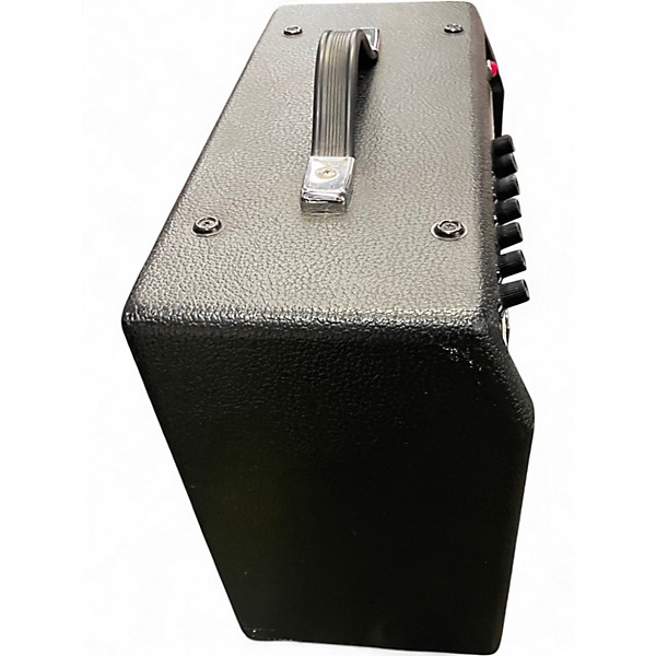 Used Fender Vibro Champ XD 5W 1X8 Guitar Combo Amp