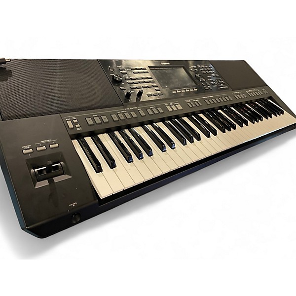 Used Yamaha PSRSX920 Keyboard Workstation