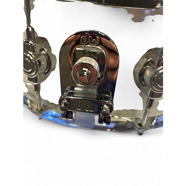 Used DW 5.5X14 preformance series snare white marine pearl Drum