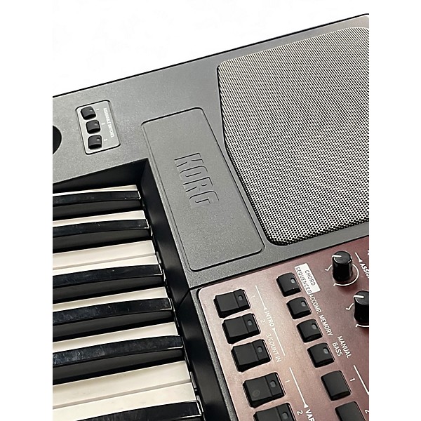 Used KORG PA700 Arranger Keyboard