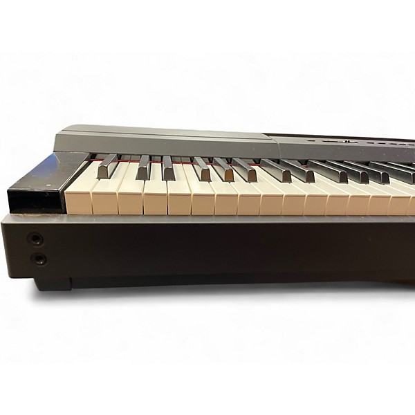 Used Yamaha P225 Keyboard Workstation