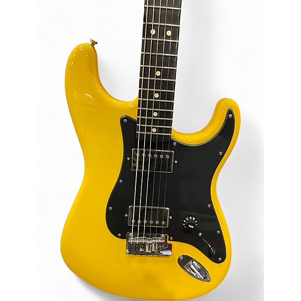 Used Fender Stratocaster Deluxe YELLOW Solid Body Electric Guitar