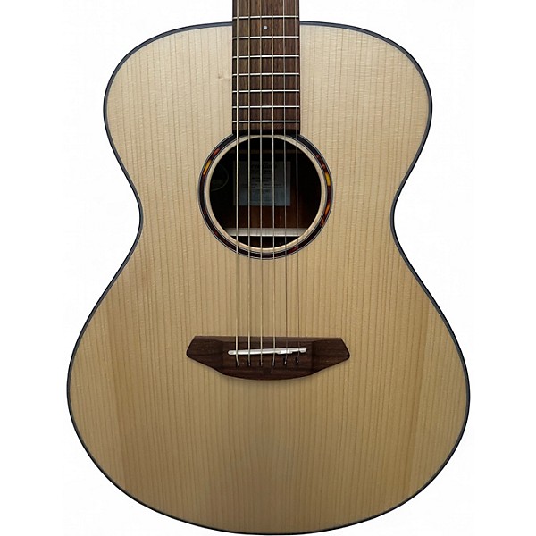 Used Breedlove Discovery Concert Natural Acoustic Guitar