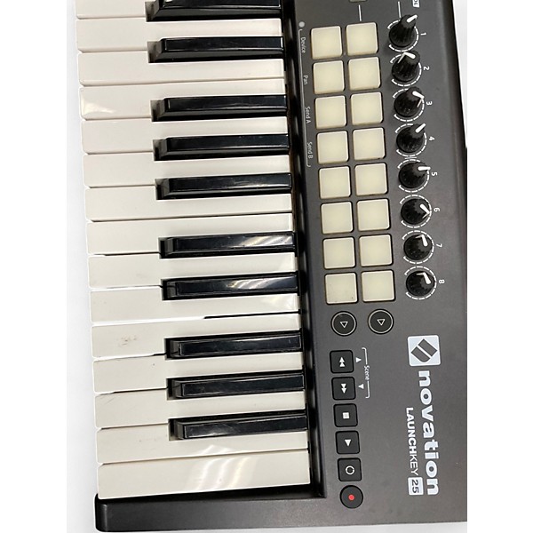Used Novation LAUNCHKEY 25 MIDI Controller