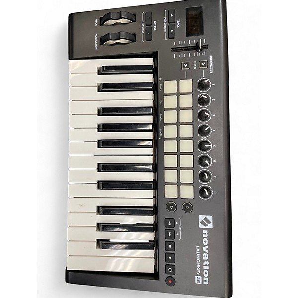 Used Novation LAUNCHKEY 25 MIDI Controller