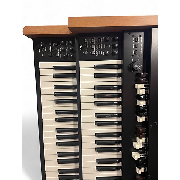 Used Key B Organ VISCOUNT STAGE LIVE II Organ