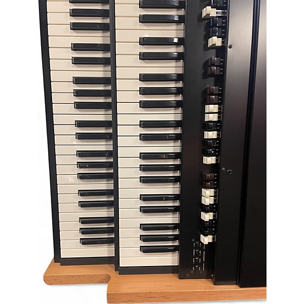 Used Key B Organ VISCOUNT STAGE LIVE II Organ