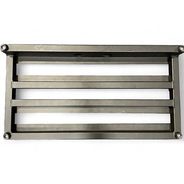 Used Pedaltrain classic 2 Pedal Board