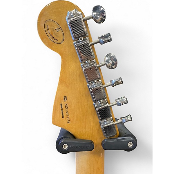 Used 2014 Fender Limited Edition Classic Player 60's Stratocaster Vegas Gold Solid Body Electric Guitar