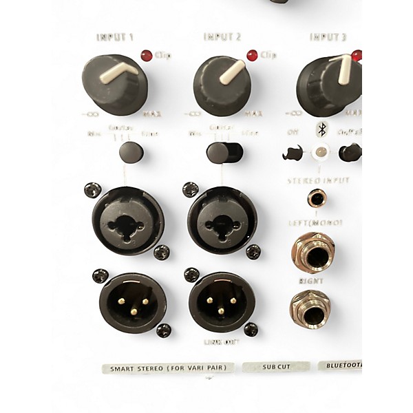 Used Harbinger VARI 2410 Powered Speaker