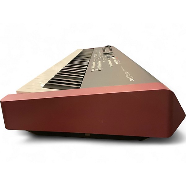 Used Yamaha MOXF8 88 Key Keyboard Workstation