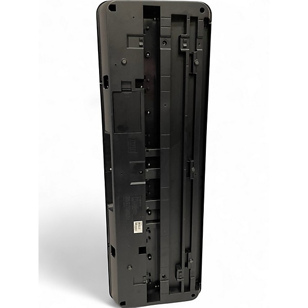 Used Yamaha PSRE253 61 Key Portable Keyboard