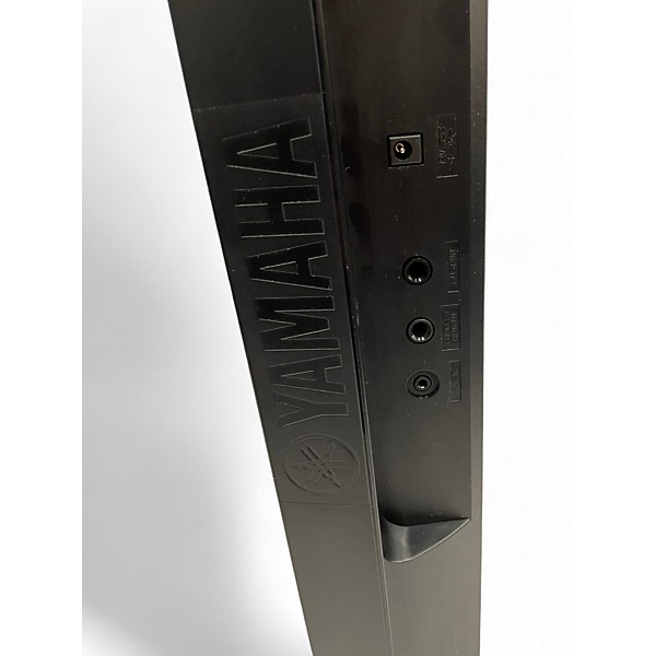 Used Yamaha PSRE253 61 Key Portable Keyboard