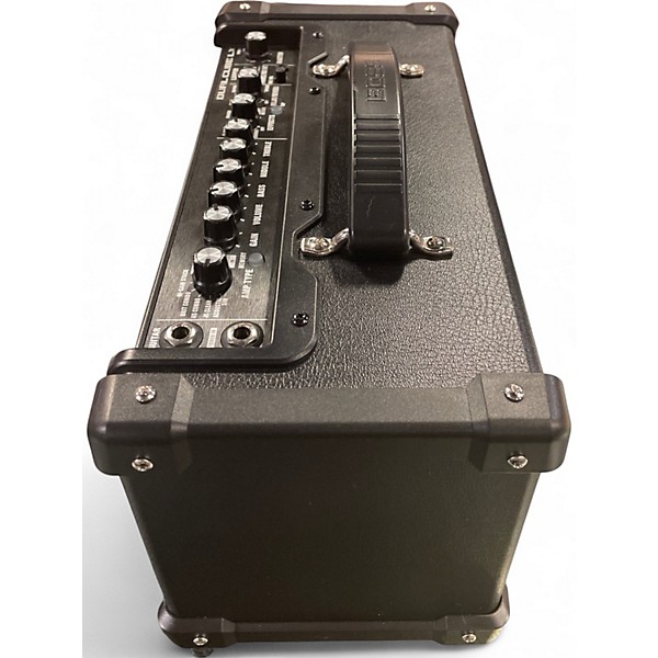 Used BOSS DUAL CUBE LX Battery Powered Amp