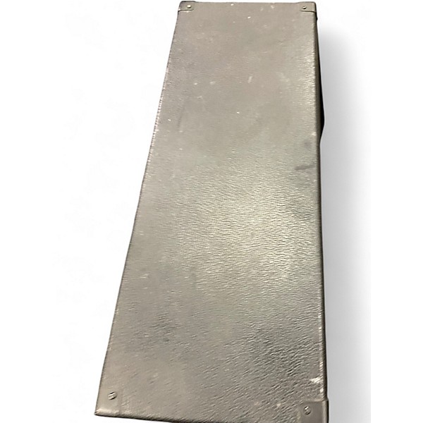 Used Peavey Windsor 4x12 Slant Guitar Cabinet