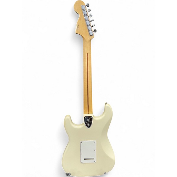 Used Fender Classic Series '70s Stratocaster white Solid Body Electric Guitar