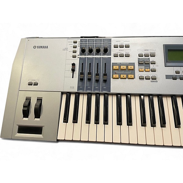 Used Yamaha Motif ES6 61 Key Keyboard Workstation