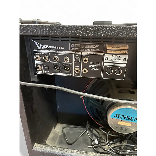 Used Behringer V-AMPIRE Guitar Combo Amp