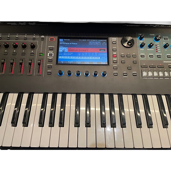 Used Roland Fantom 6 Keyboard Workstation