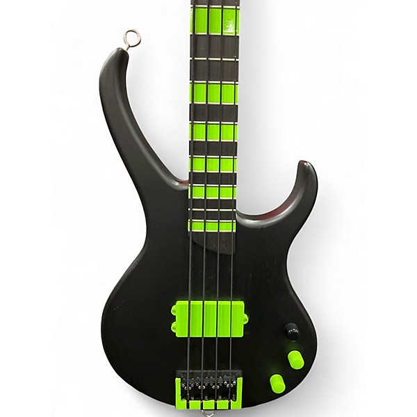 Used Kramer D-1 Black Electric Bass Guitar