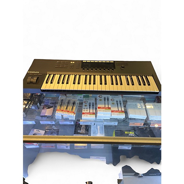 Used Native Instruments Komplete Kontrol S49 MK2 MIDI Controller