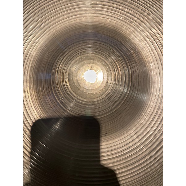 Used Zildjian 18in avedis Cymbal