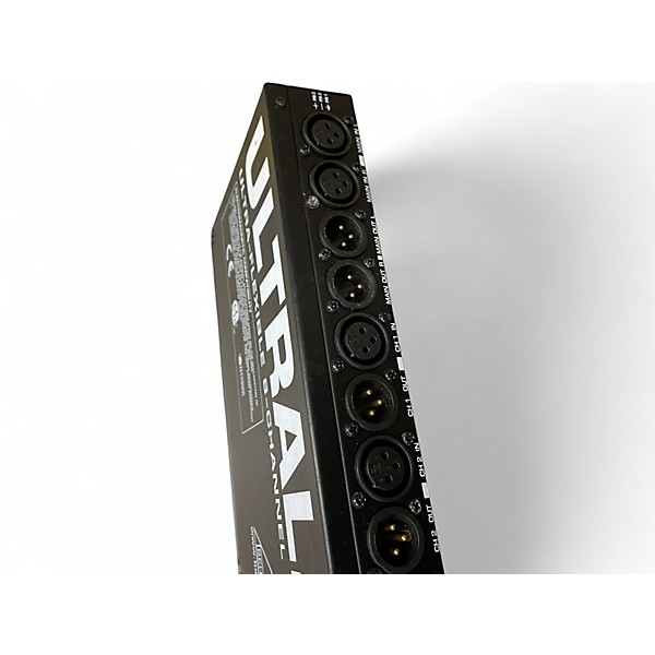 Used Behringer MX882 Unpowered Mixer