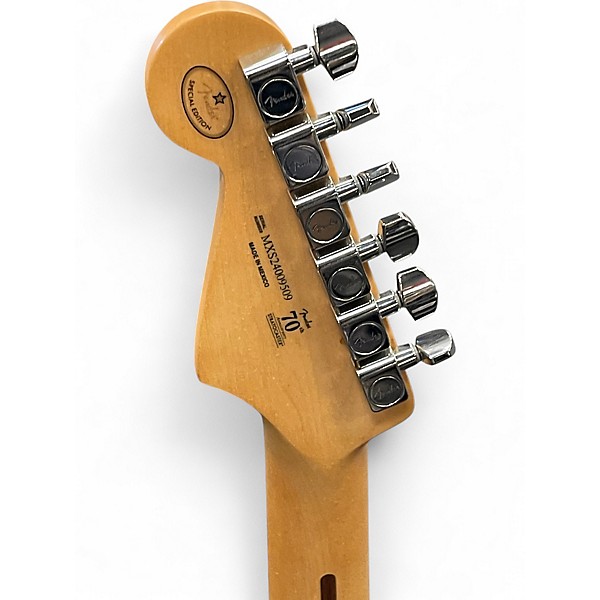 Used Fender Fender Special Edition Player Stratocaster HSS Candy Red Burst Solid Body Electric Guitar