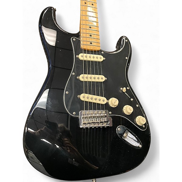 Used Fender Special Edition Standard Stratocaster Black Solid Body Electric Guitar