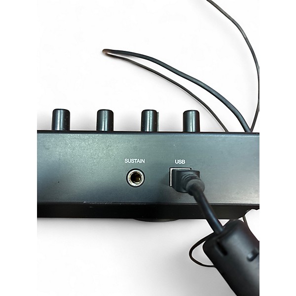 Used Alesis V25 25 Key MIDI Controller